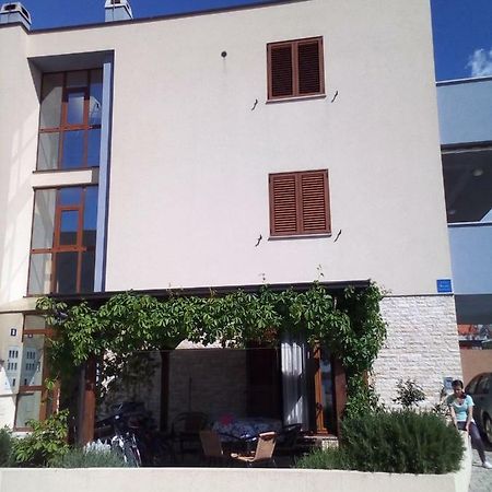 Apartman Edi Nin Exterior photo